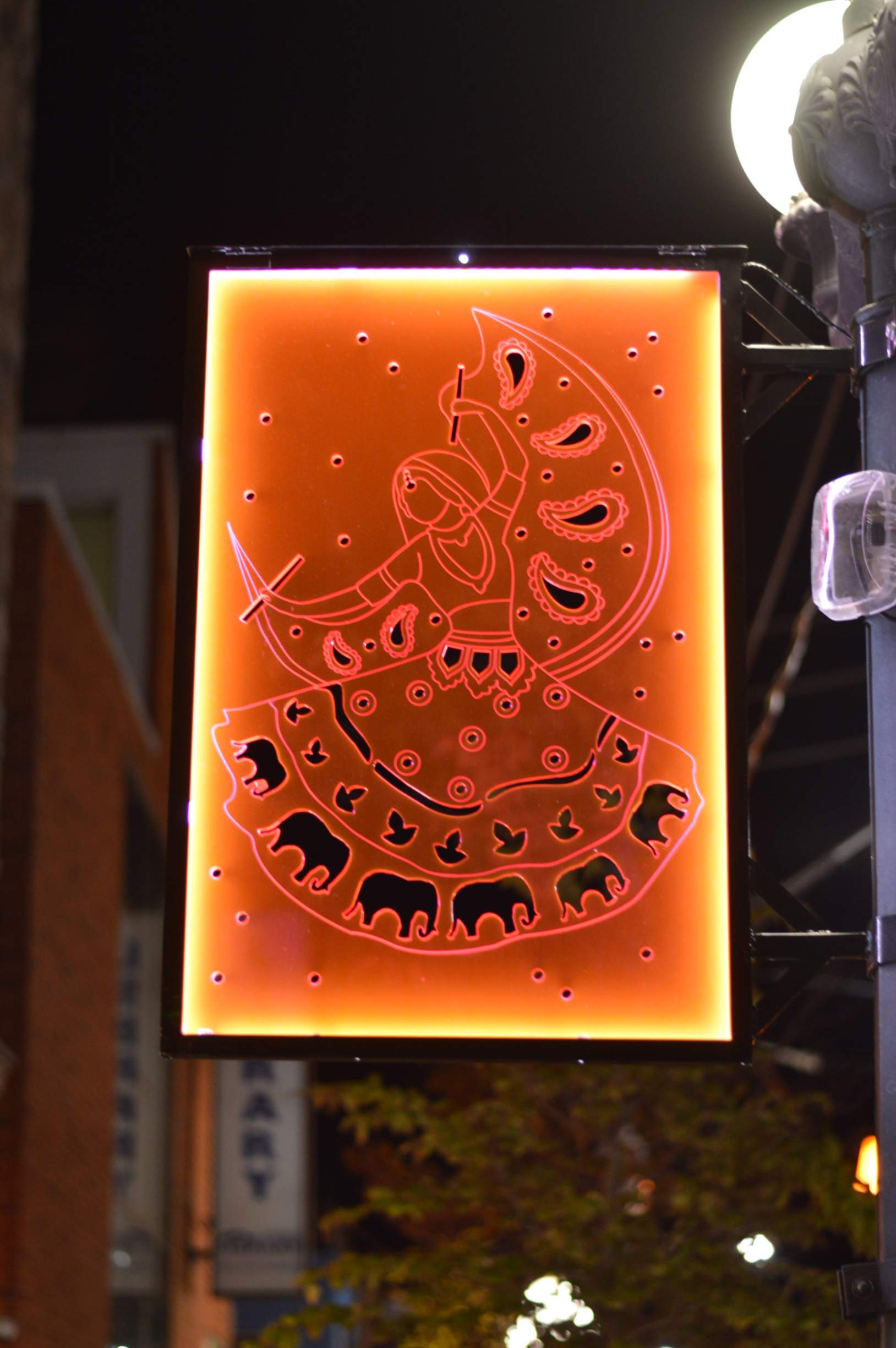 jpeg-optimizer_1_Indian Bazaar Street Illuminated Art